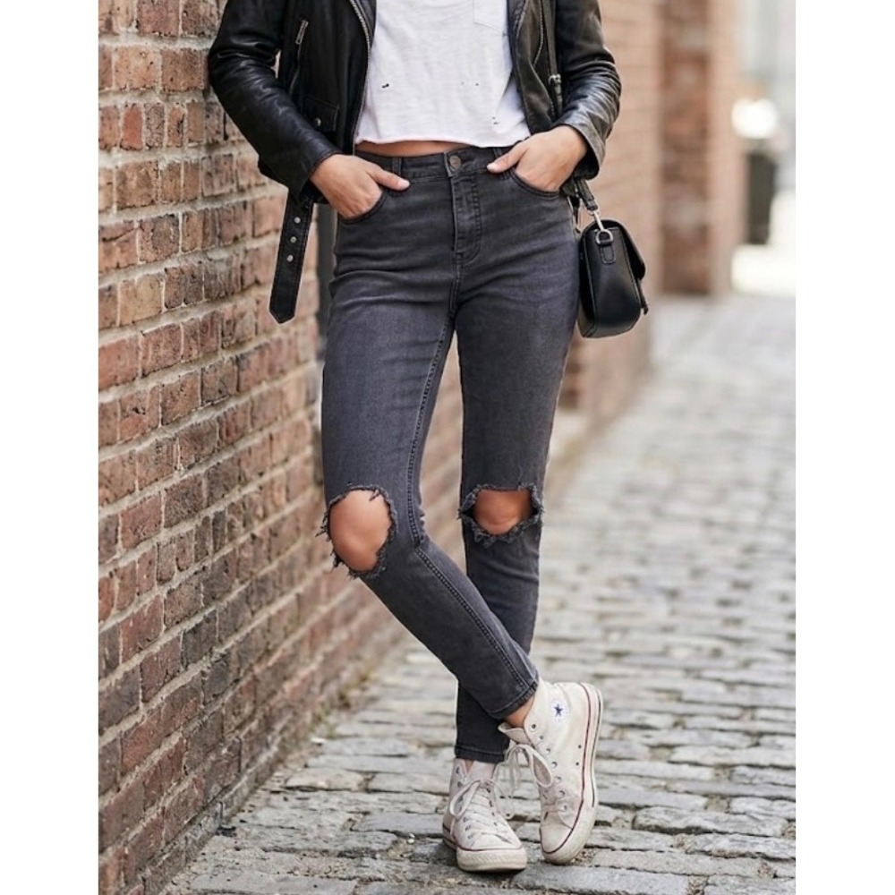 Free People Distressed High Rise Skinny Jeans Faded Black Knee‎ Blowout Size 29